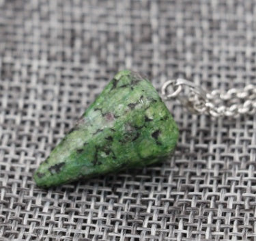 EBay hot natural stone six prism Pendant Necklace conical pendulum bullet crystal pendant wholesale section